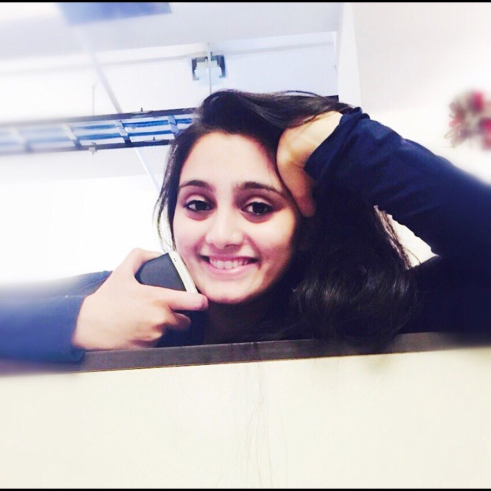 Meet your Posher, Zeel